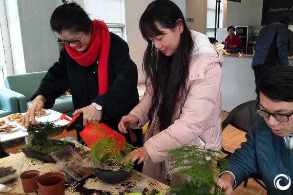 我是法醫學專業的女大學生,大家對這個專業有沒有什么好奇的地方