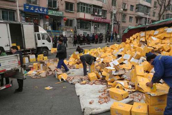 美國小黑喵先天性小腦發育不全 走路搖晃仿佛醉酒