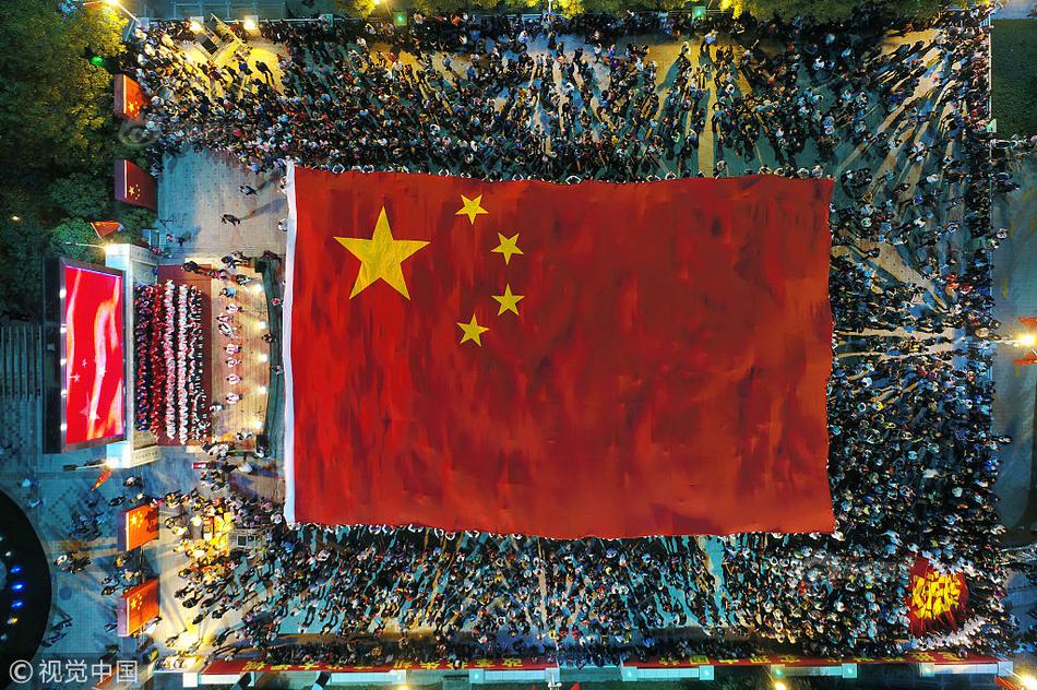 一大堆美國人模仿朝鮮啦啦隊，看完笑得都快背過氣了