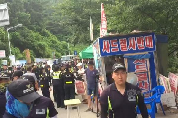 他的老婆嫁給了有錢人