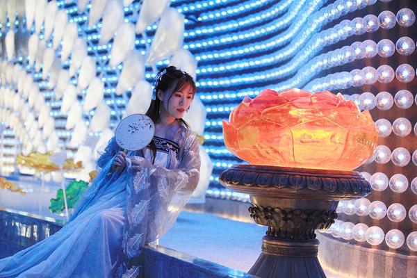 為什么玲娜貝兒這么火，一個200塊的毛絨玩具被炒到2000還買不到